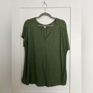 old navy green short sleeved henley